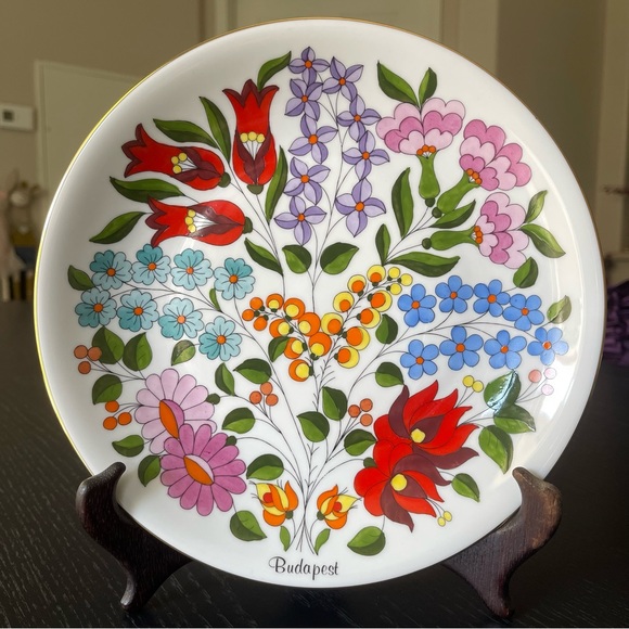 Kalocsa Hand Painted Porcelain Decorated Beautiful Wall Plate 9 1/2